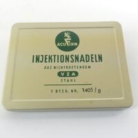 Voorwerpen Adlib\20000\V25438-b.jpg; V25438; ; Injectienaalden (verzameling) in doosInjection needles (collection) in box